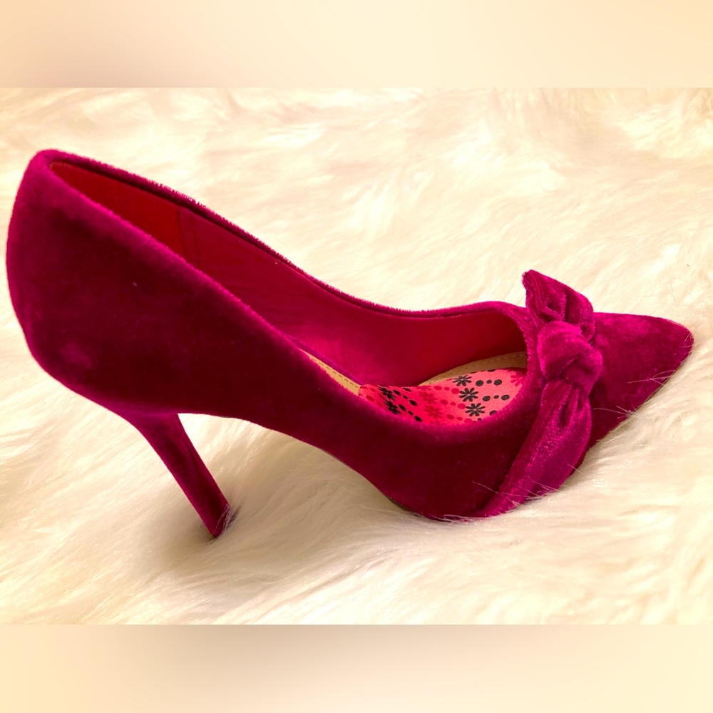 Sz 5.5 Fuchsia Velvety Heels GORGEOUS!!!!!
